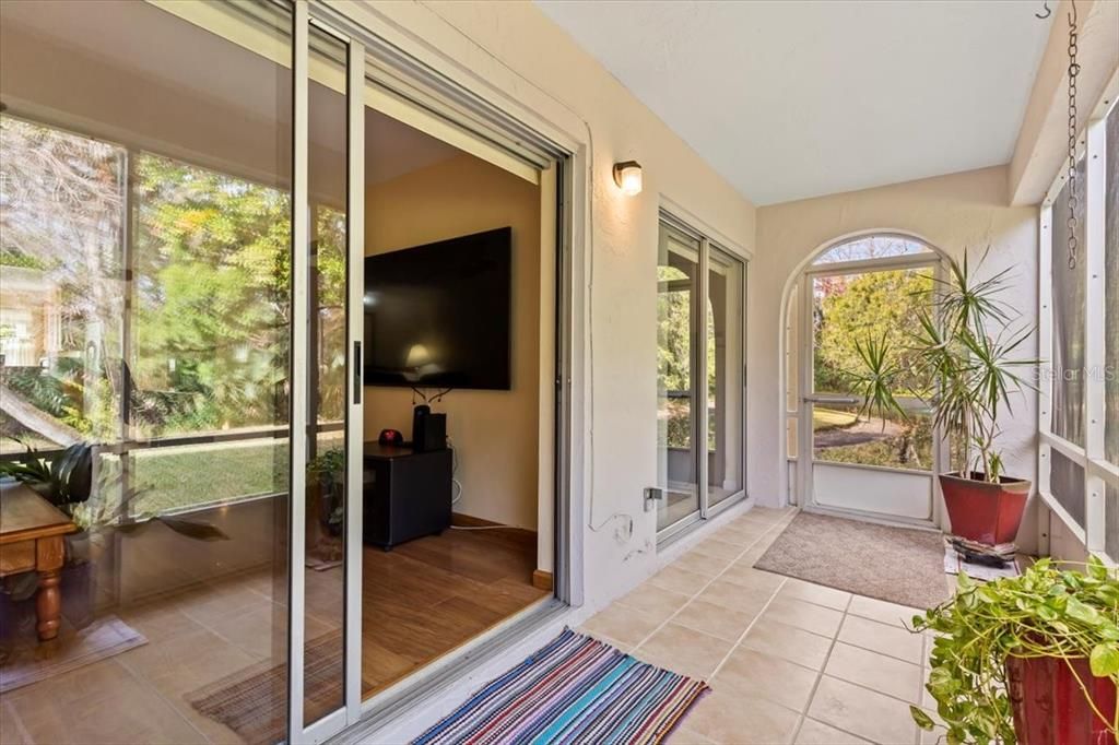 待售: $209,000 (2 贝兹, 2 浴室, 1083 平方英尺)