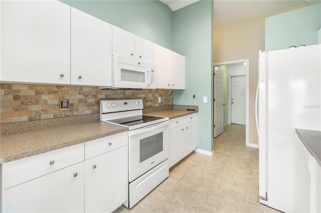 На продажу: $389,000 (3 спален, 2 ванн, 1474 Квадратных фут)