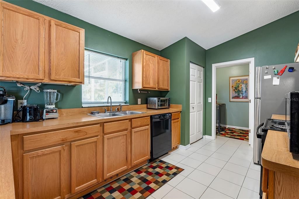 На продажу: $247,450 (3 спален, 2 ванн, 1280 Квадратных фут)