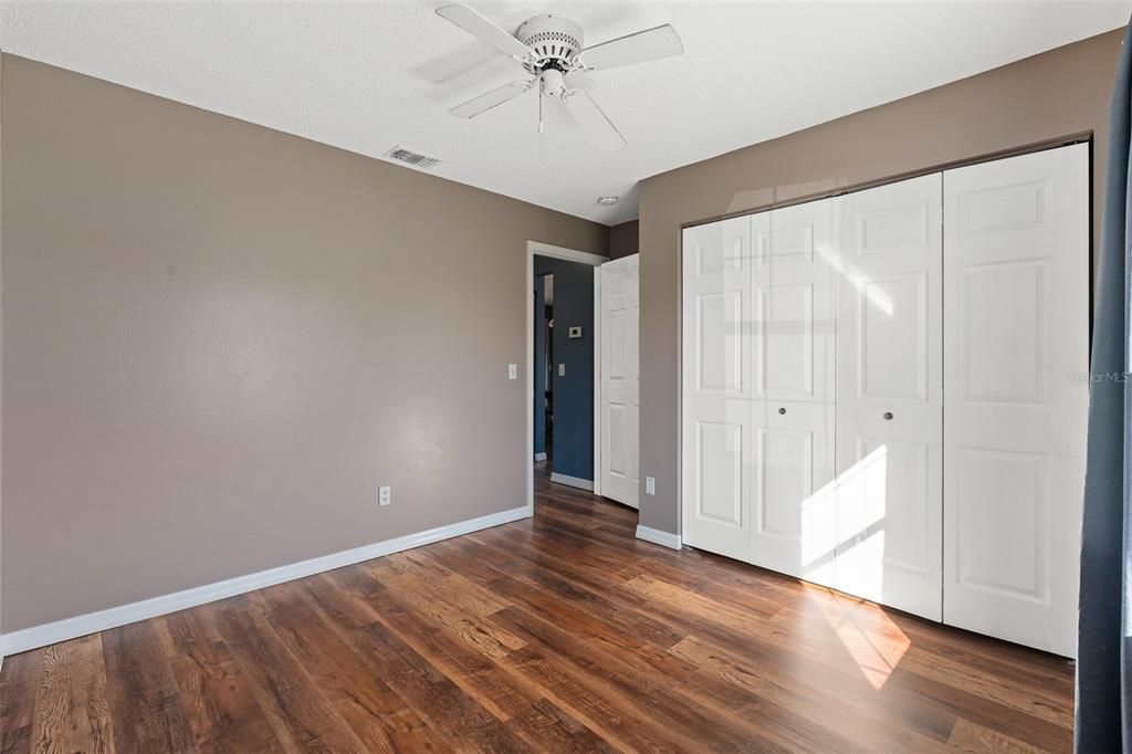 На продажу: $247,450 (3 спален, 2 ванн, 1280 Квадратных фут)