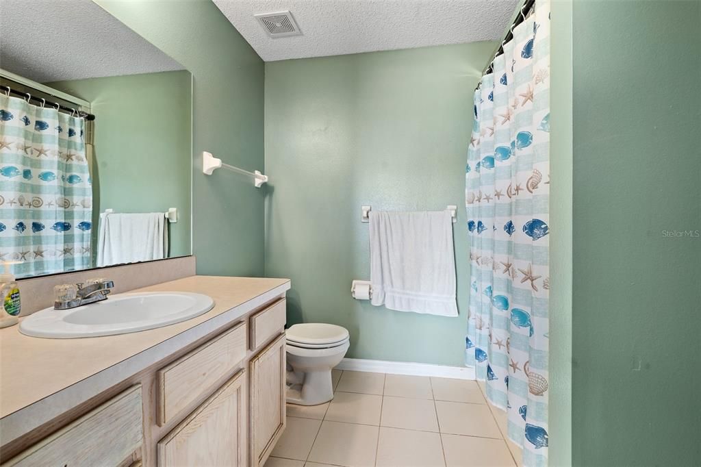 На продажу: $247,450 (3 спален, 2 ванн, 1280 Квадратных фут)