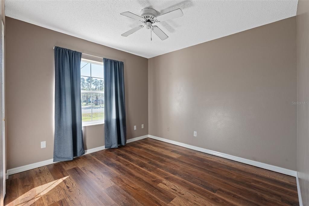 На продажу: $247,450 (3 спален, 2 ванн, 1280 Квадратных фут)