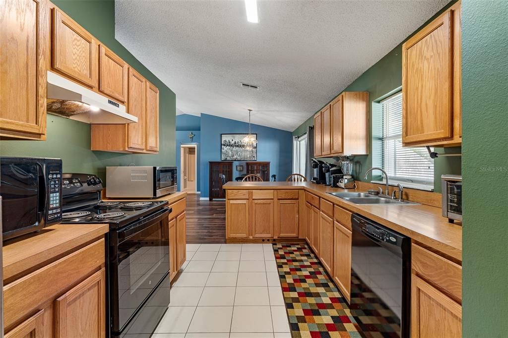 На продажу: $247,450 (3 спален, 2 ванн, 1280 Квадратных фут)