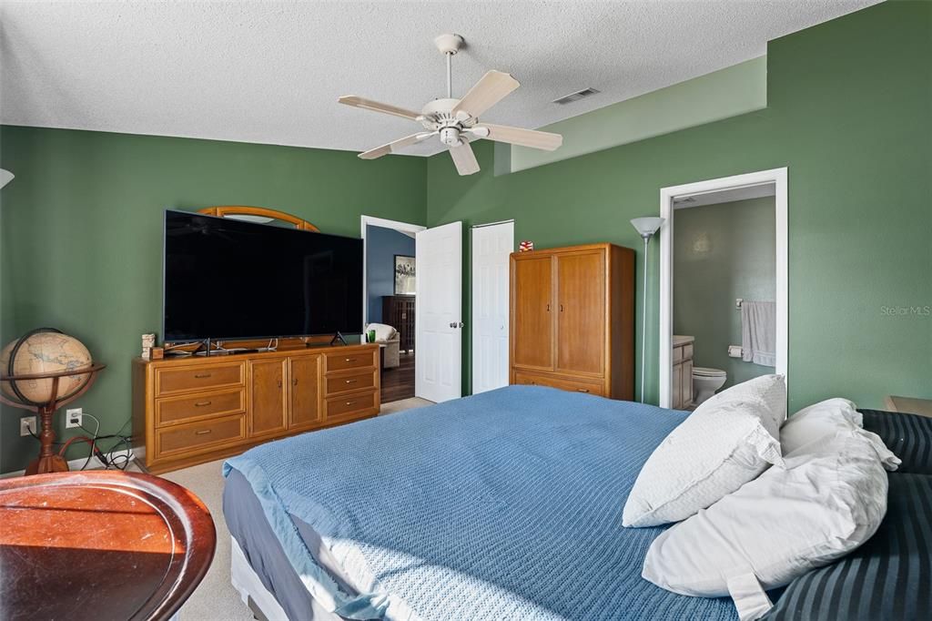 На продажу: $247,450 (3 спален, 2 ванн, 1280 Квадратных фут)