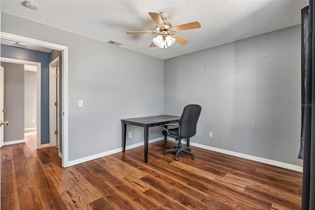 На продажу: $247,450 (3 спален, 2 ванн, 1280 Квадратных фут)