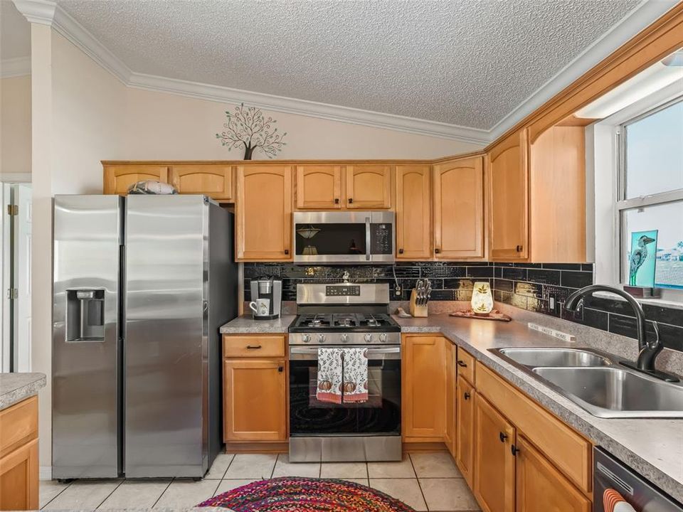 待售: $345,000 (3 贝兹, 2 浴室, 1392 平方英尺)