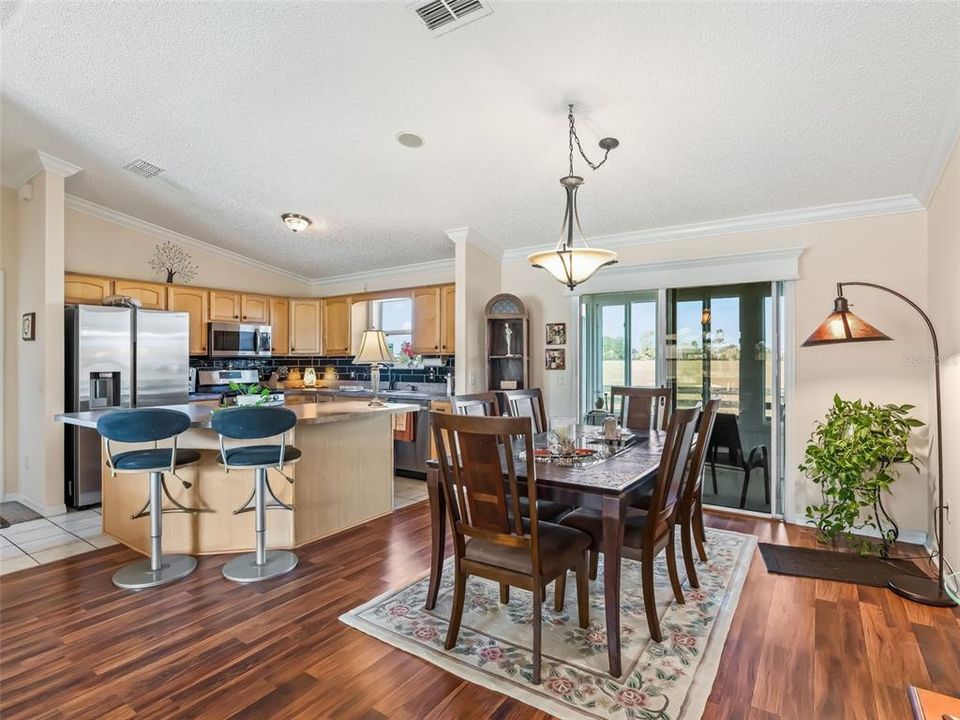 待售: $345,000 (3 贝兹, 2 浴室, 1392 平方英尺)