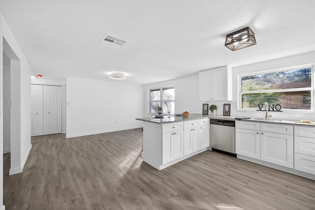 En Venta: $349,000 (3 camas, 2 baños, 1474 Pies cuadrados)