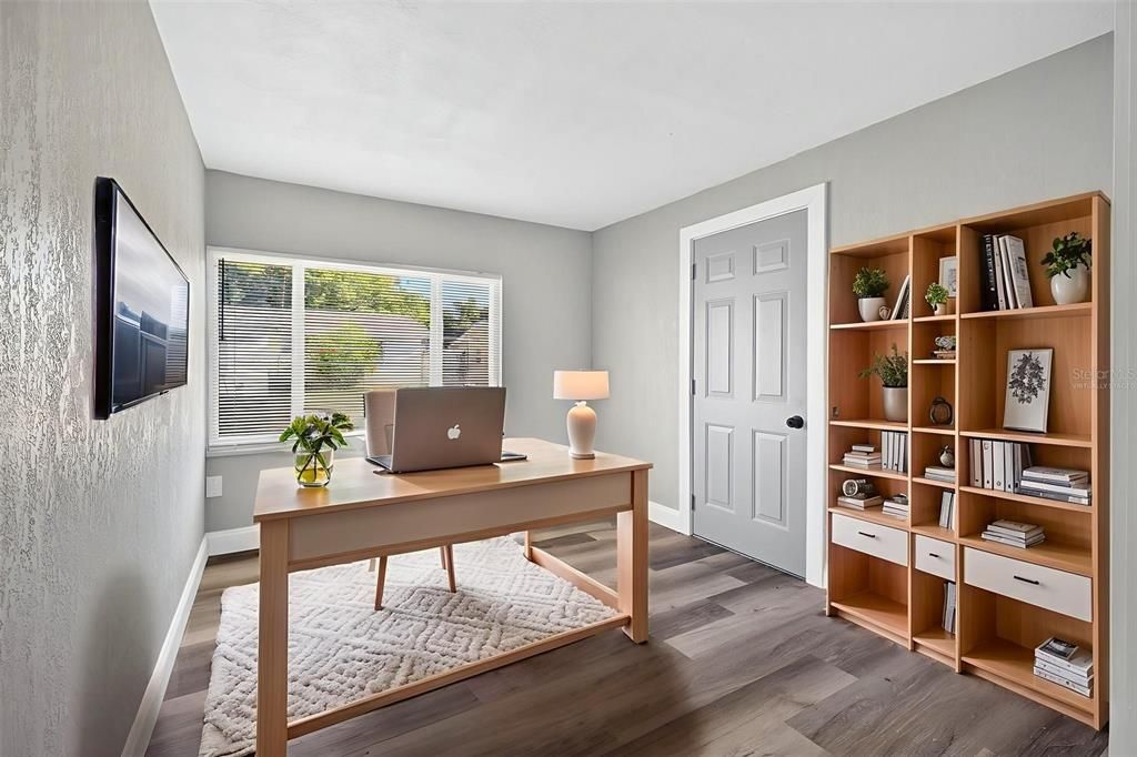 For Sale: $259,999 (3 beds, 2 baths, 1299 Square Feet)