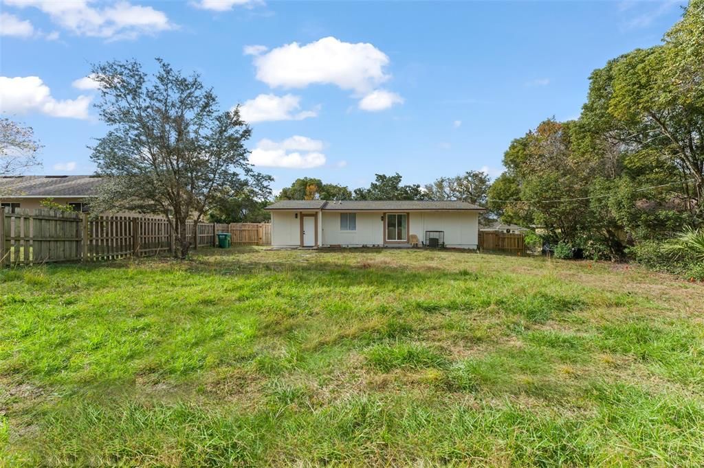 For Sale: $234,900 (2 beds, 1 baths, 864 Square Feet)