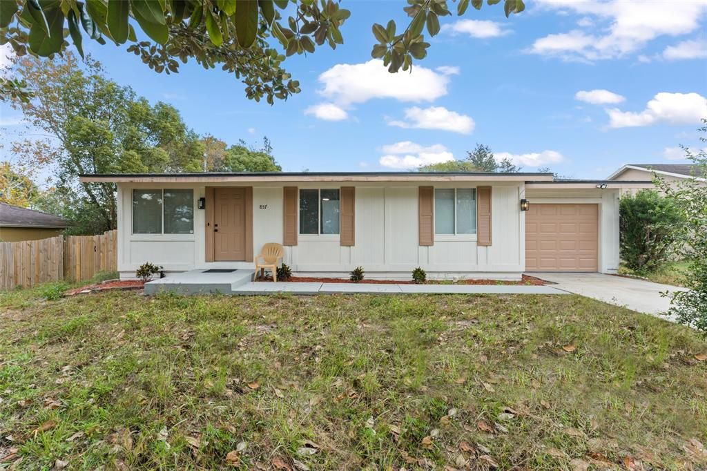 For Sale: $234,900 (2 beds, 1 baths, 864 Square Feet)