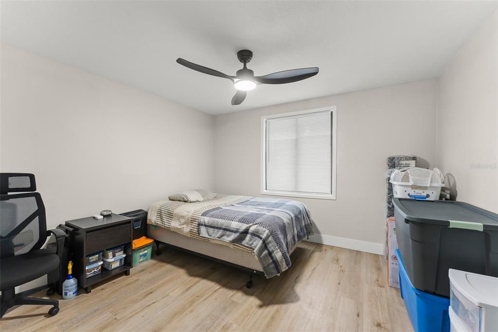 For Sale: $234,900 (2 beds, 1 baths, 864 Square Feet)