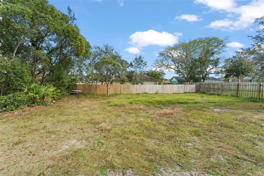 For Sale: $234,900 (2 beds, 1 baths, 864 Square Feet)