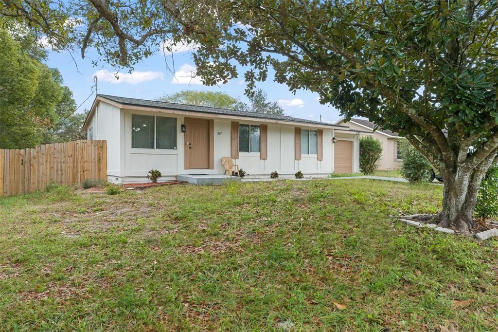 For Sale: $234,900 (2 beds, 1 baths, 864 Square Feet)