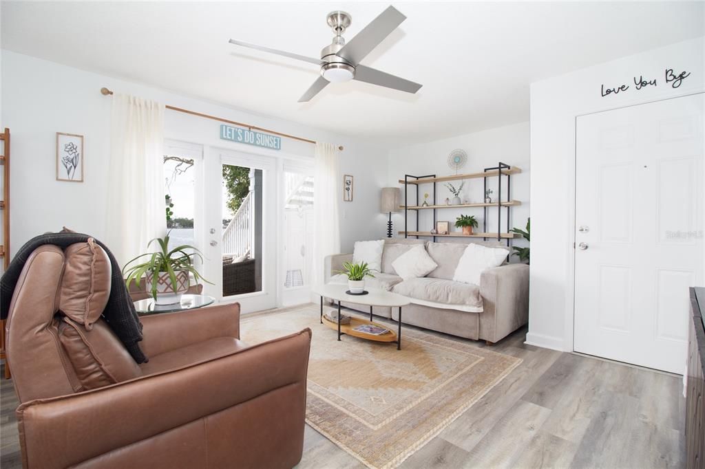 En Venta: $349,000 (1 camas, 1 baños, 694 Pies cuadrados)