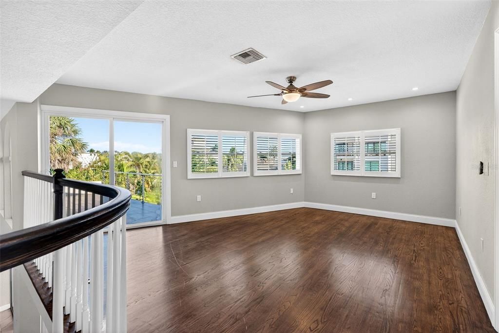 En Venta: $3,499,900 (4 camas, 3 baños, 3149 Pies cuadrados)