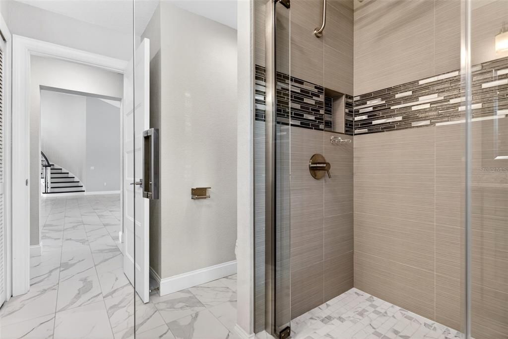 En Venta: $3,499,900 (4 camas, 3 baños, 3149 Pies cuadrados)