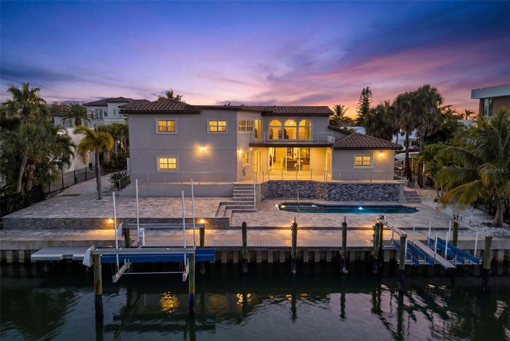 En Venta: $3,499,900 (4 camas, 3 baños, 3149 Pies cuadrados)
