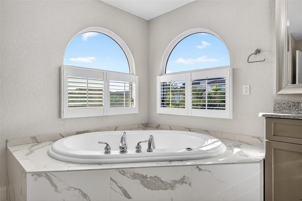 En Venta: $3,499,900 (4 camas, 3 baños, 3149 Pies cuadrados)