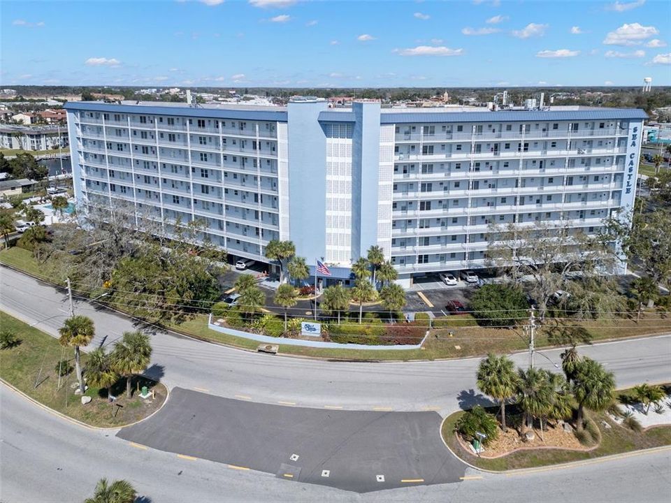 待售: $160,000 (1 贝兹, 1 浴室, 688 平方英尺)