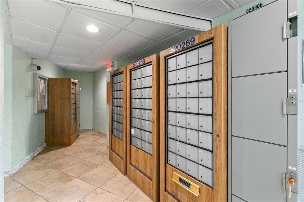 待售: $160,000 (1 贝兹, 1 浴室, 688 平方英尺)