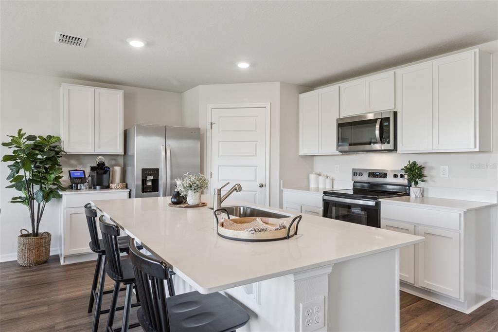 En Venta: $319,990 (4 camas, 2 baños, 1498 Pies cuadrados)