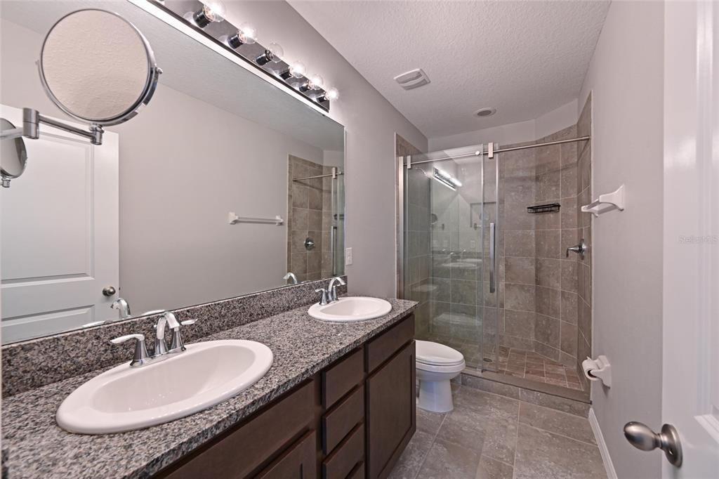 待售: $370,000 (3 贝兹, 2 浴室, 1725 平方英尺)