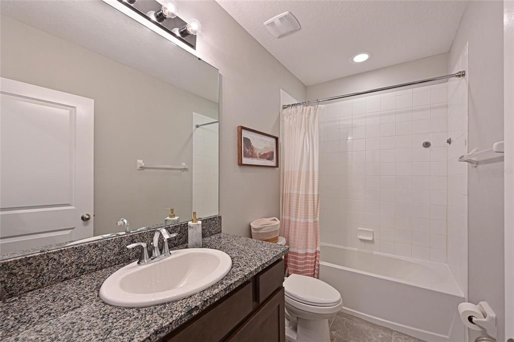 待售: $370,000 (3 贝兹, 2 浴室, 1725 平方英尺)