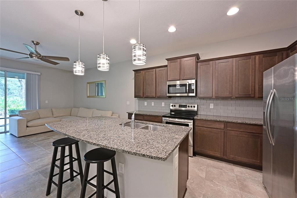 待售: $370,000 (3 贝兹, 2 浴室, 1725 平方英尺)