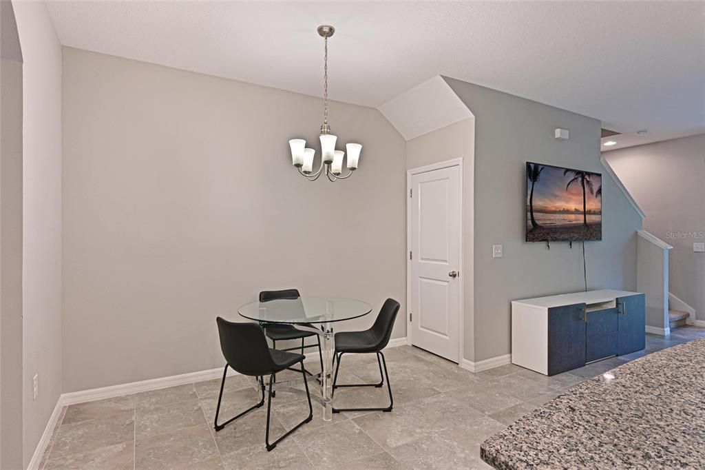 待售: $370,000 (3 贝兹, 2 浴室, 1725 平方英尺)