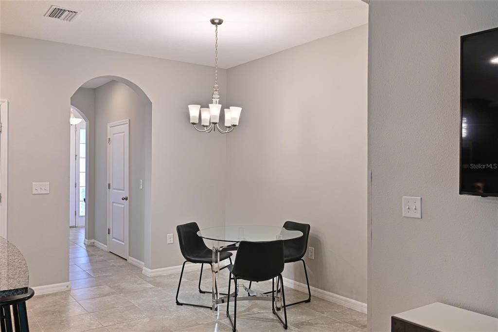 待售: $370,000 (3 贝兹, 2 浴室, 1725 平方英尺)