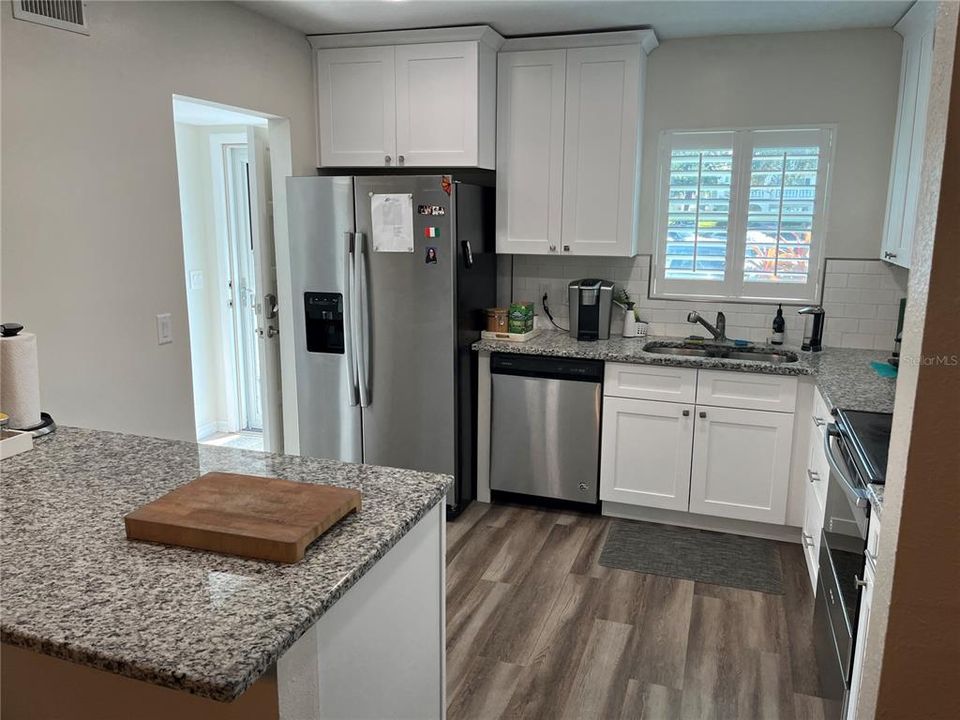 For Sale: $284,900 (2 beds, 2 baths, 1400 Square Feet)