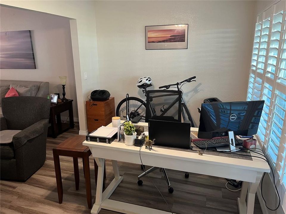 For Sale: $284,900 (2 beds, 2 baths, 1400 Square Feet)