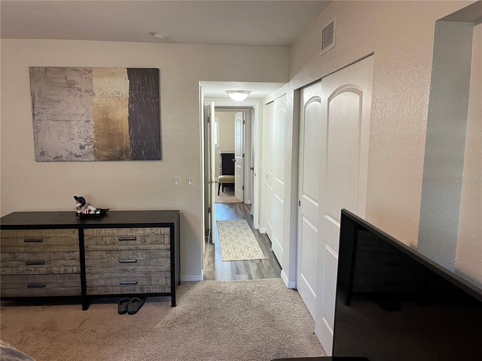 For Sale: $284,900 (2 beds, 2 baths, 1400 Square Feet)