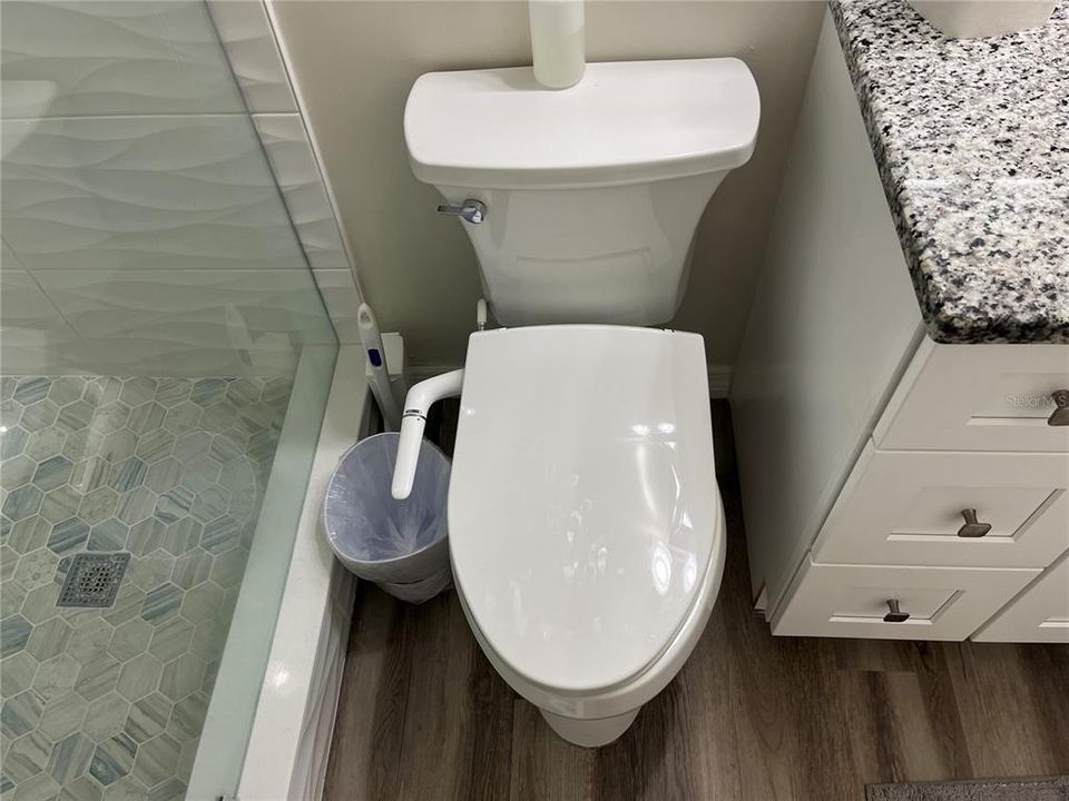 For Sale: $284,900 (2 beds, 2 baths, 1400 Square Feet)