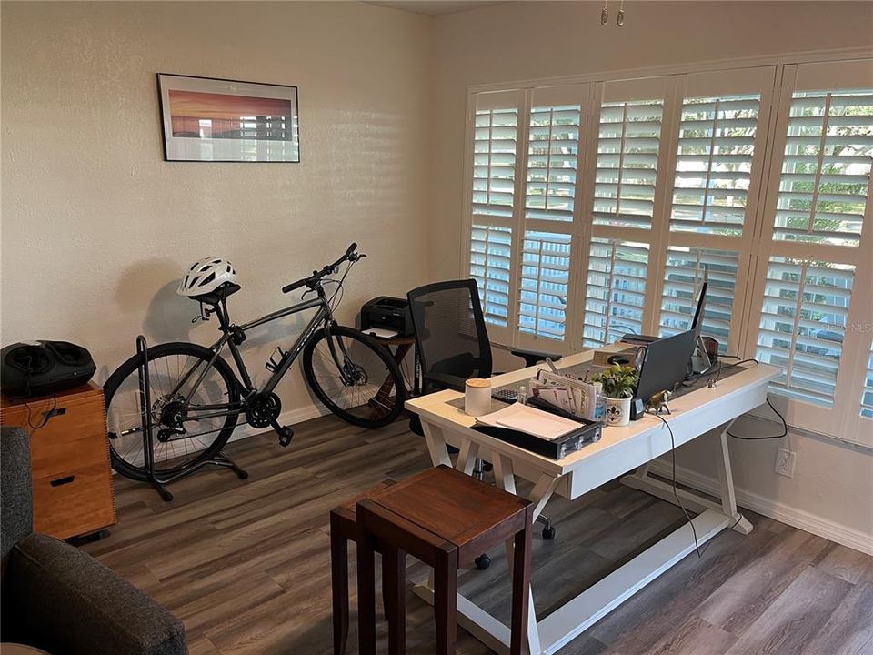 For Sale: $284,900 (2 beds, 2 baths, 1400 Square Feet)