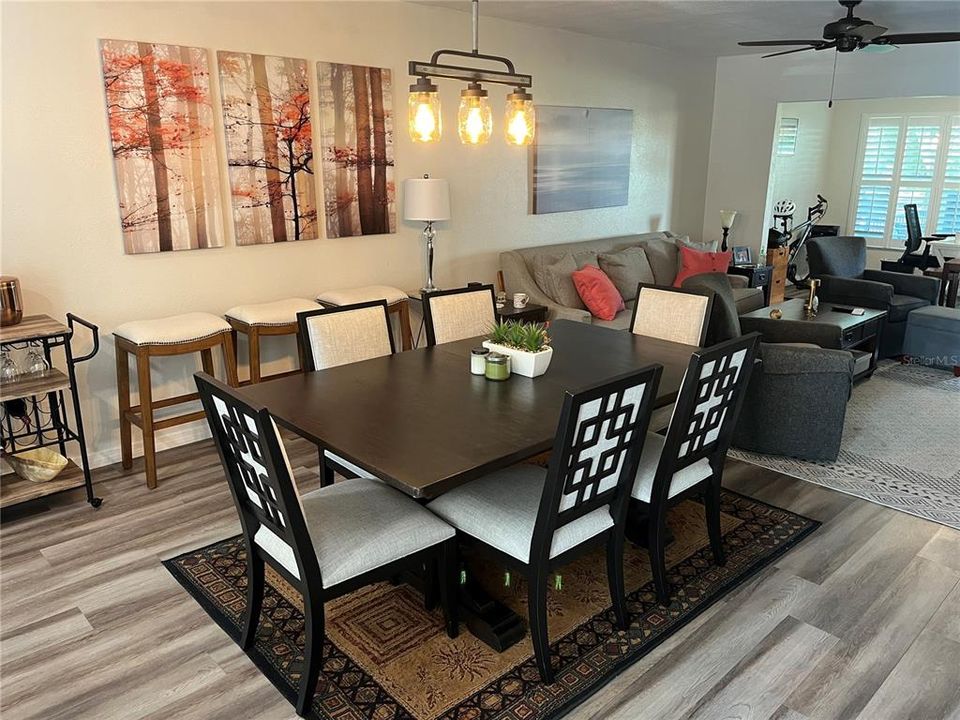 For Sale: $284,900 (2 beds, 2 baths, 1400 Square Feet)