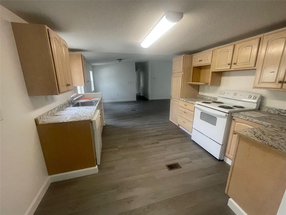 待售: $2,100,000 (40 贝兹, 0 浴室, 16765 平方英尺)