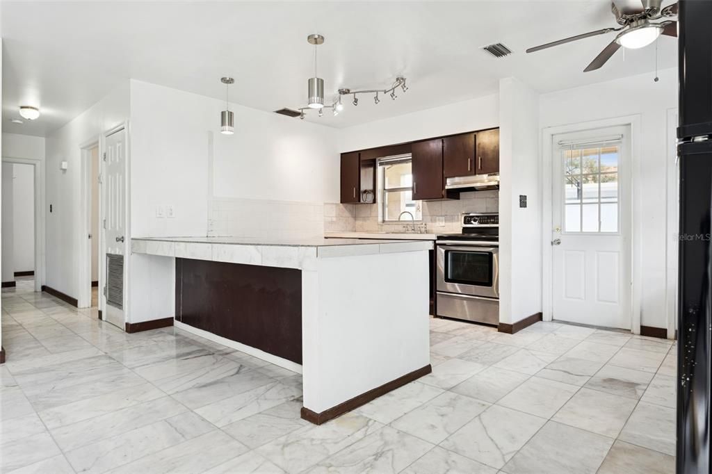 For Rent: $3,500 (3 beds, 2 baths, 1134 Square Feet)