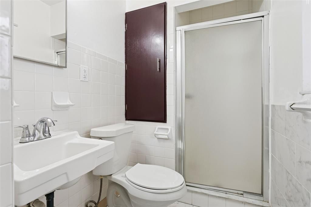 For Rent: $3,500 (3 beds, 2 baths, 1134 Square Feet)