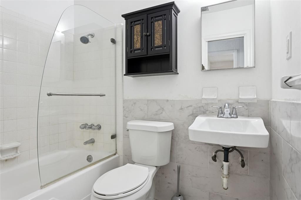 For Rent: $3,500 (3 beds, 2 baths, 1134 Square Feet)