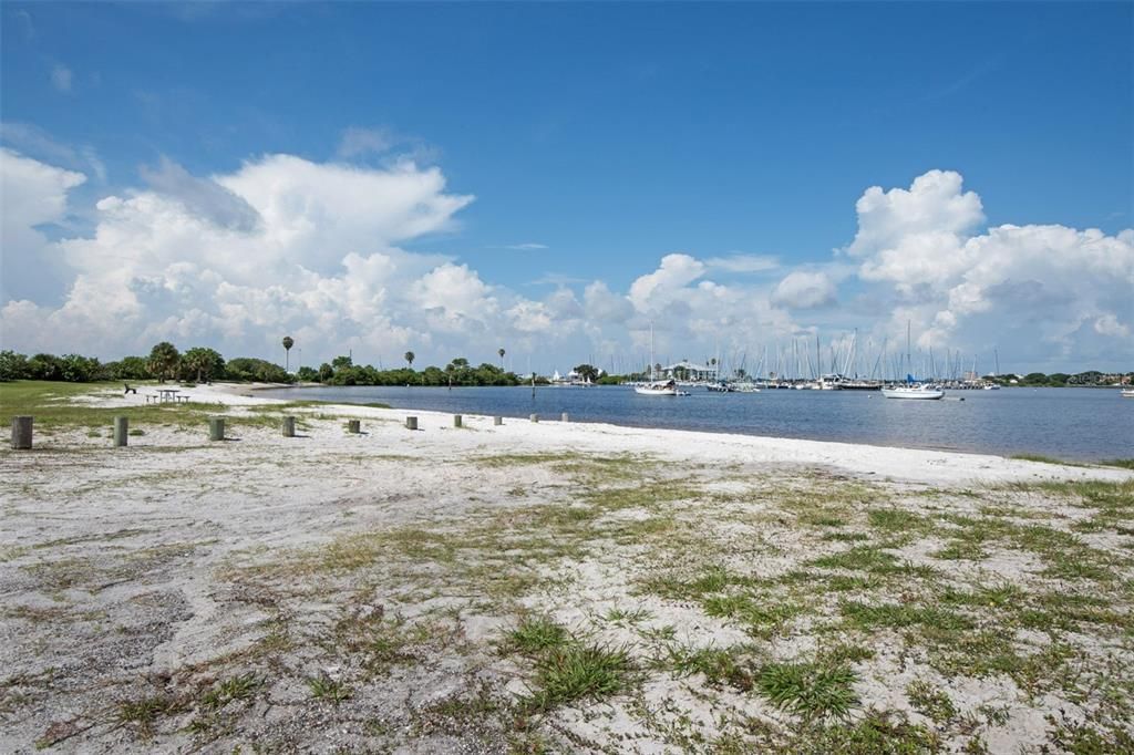 For Rent: $3,500 (3 beds, 2 baths, 1134 Square Feet)