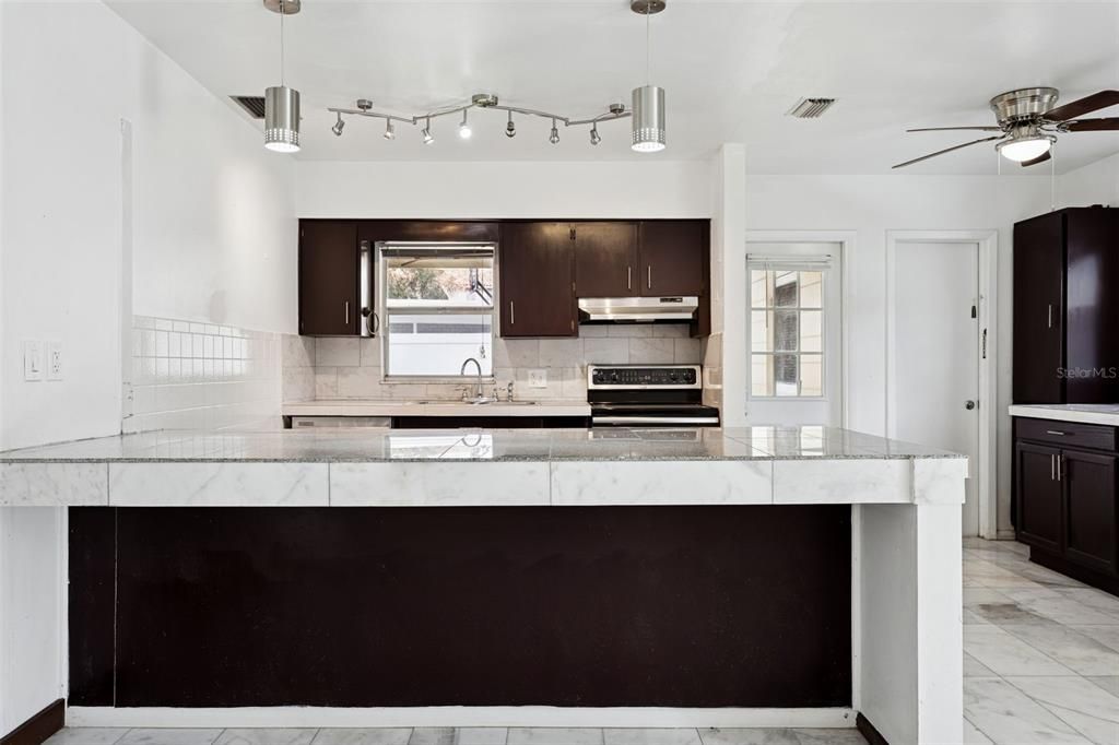 For Rent: $3,500 (3 beds, 2 baths, 1134 Square Feet)