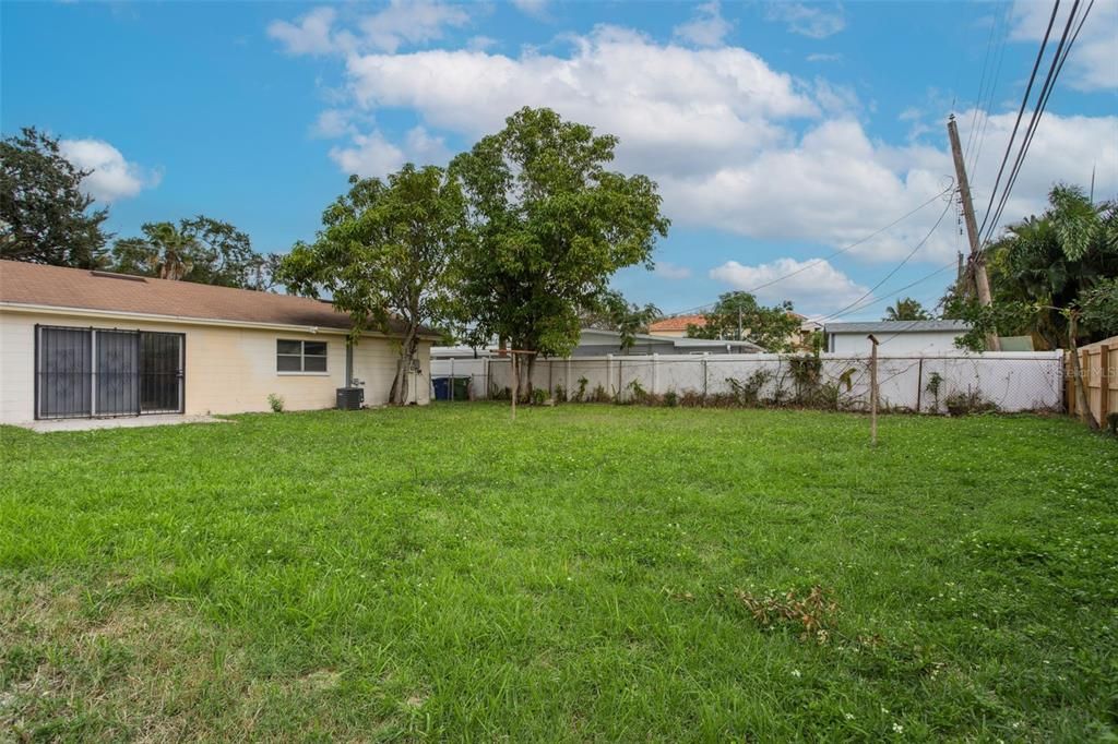 For Rent: $3,500 (3 beds, 2 baths, 1134 Square Feet)