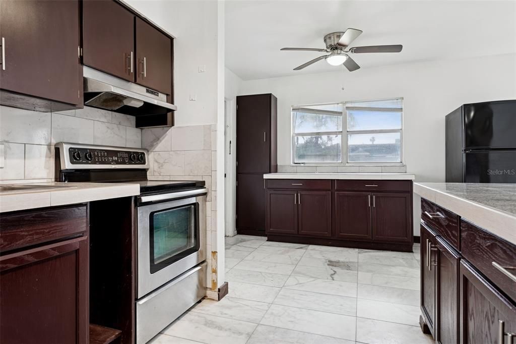 For Rent: $3,500 (3 beds, 2 baths, 1134 Square Feet)