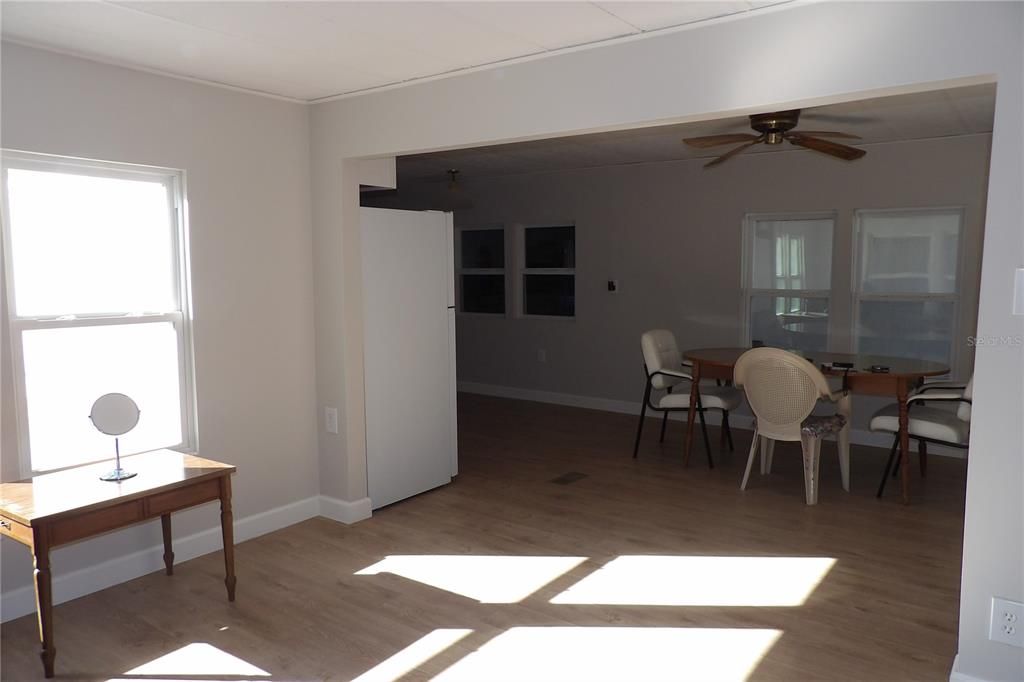 待售: $90,000 (2 贝兹, 1 浴室, 672 平方英尺)