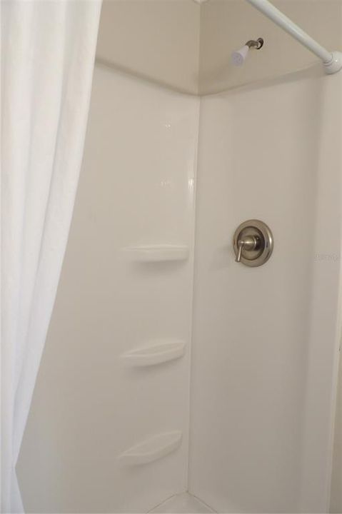 待售: $90,000 (2 贝兹, 1 浴室, 672 平方英尺)