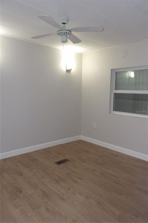 待售: $90,000 (2 贝兹, 1 浴室, 672 平方英尺)