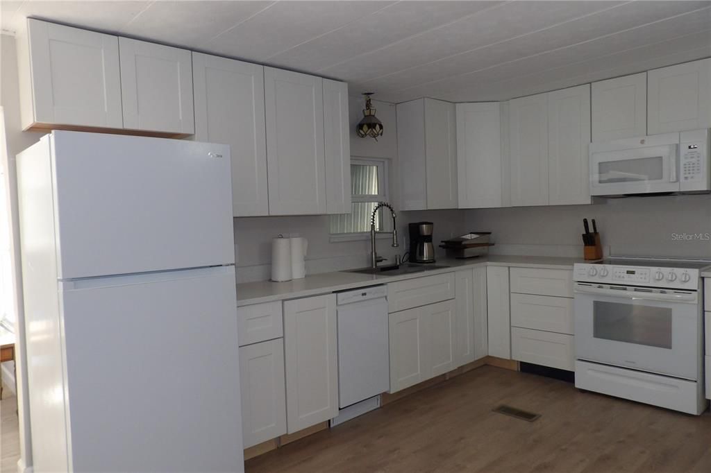 待售: $90,000 (2 贝兹, 1 浴室, 672 平方英尺)