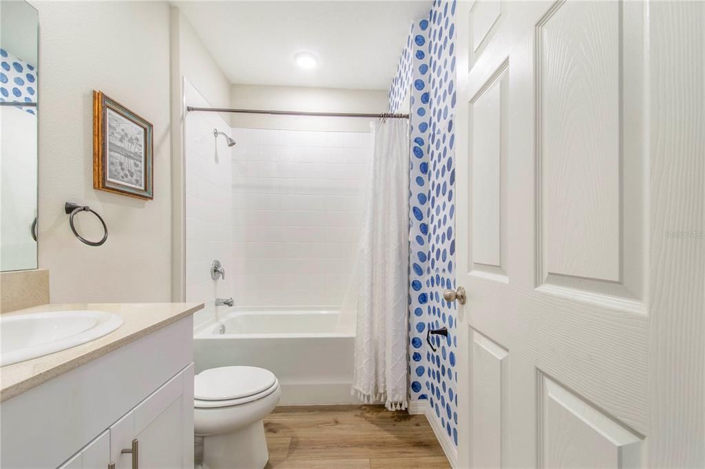 For Sale: $435,000 (5 beds, 3 baths, 2933 Square Feet)